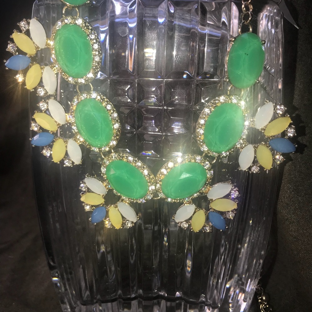 Olivia Welles Gold/mint statement necklace